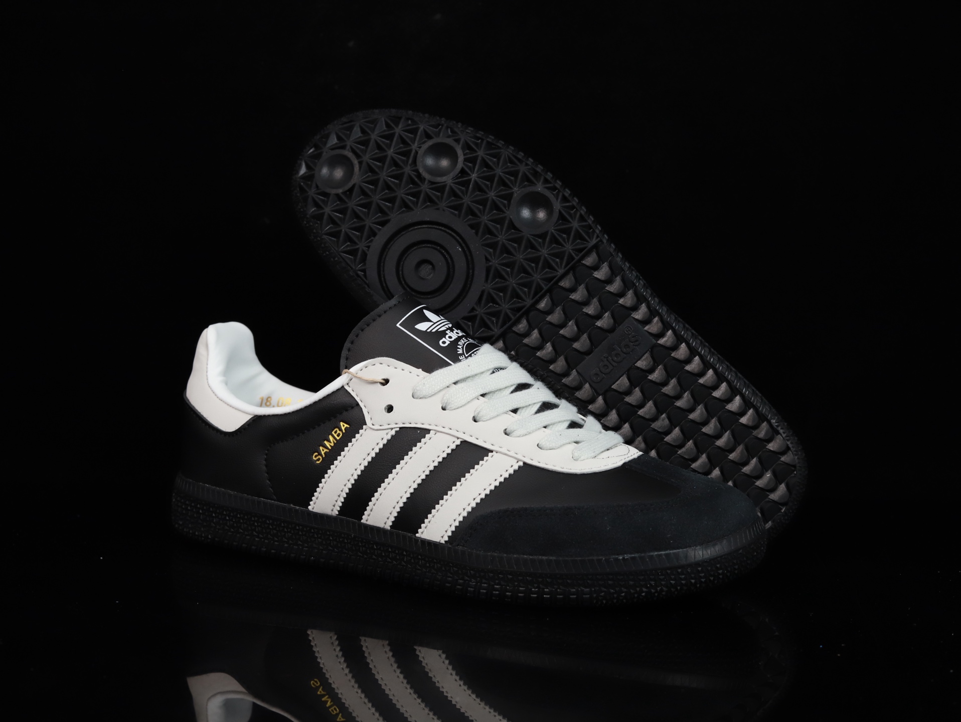 终端放货 adidas（本地自减）•D版·极致性价比Adidas originals Samba OG 防滑 耐磨 低帮 板鞋 男女同款 简约大方的造型设计-北凯千寻